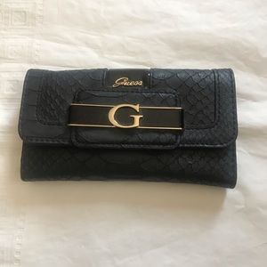 Women’s Guess Wallet